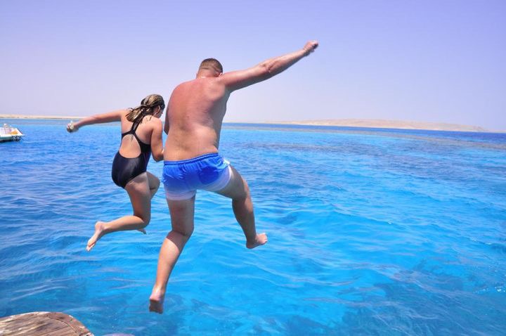Ins Wasser springen